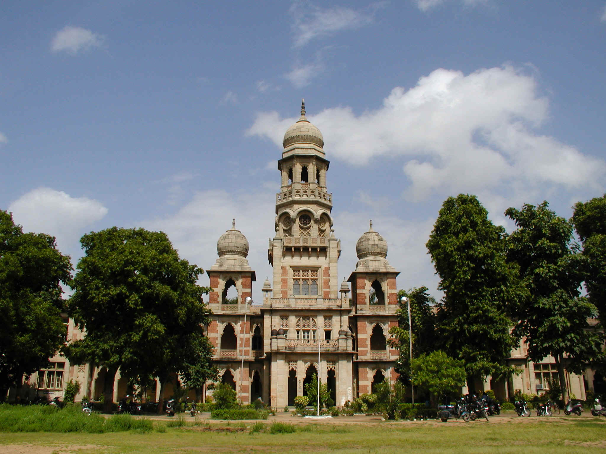 THE MAHARAJA SAYAJIRAO UNIVERSITY OF BARODA